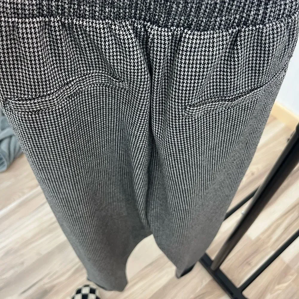 Ambiance Black and White houndstooth Dress Pants